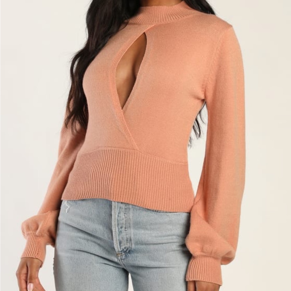 NWT Lulu’s cutout sweater